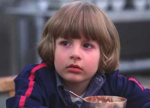 O pequeno ator Danny Lloyd como "Danny Torrance" em O Iluminado.