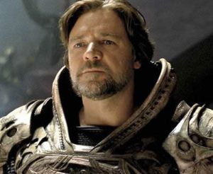 Russell Crowe é Jor-El, o pai sanguíneo de Superman.